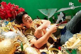 晚上群众吃瓜视频