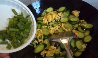 吃瓜炒鸡蛋教程,一招学会吃瓜炒鸡蛋，轻松解锁夏日新吃法